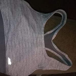 Sports bra (missing padding)